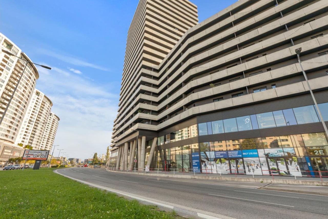 Lam Stadium - Terrace 14M2 Bratislava Luaran gambar